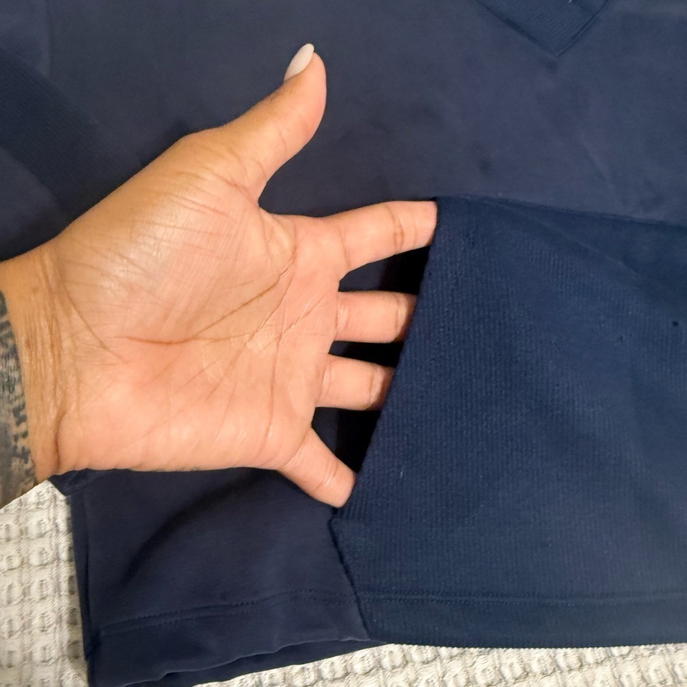 Evereve Deep Blue V-Neck Top - Picture 7 of 9